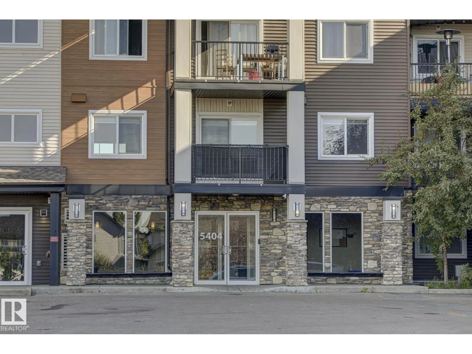 #311 5404 7 AV SW SW