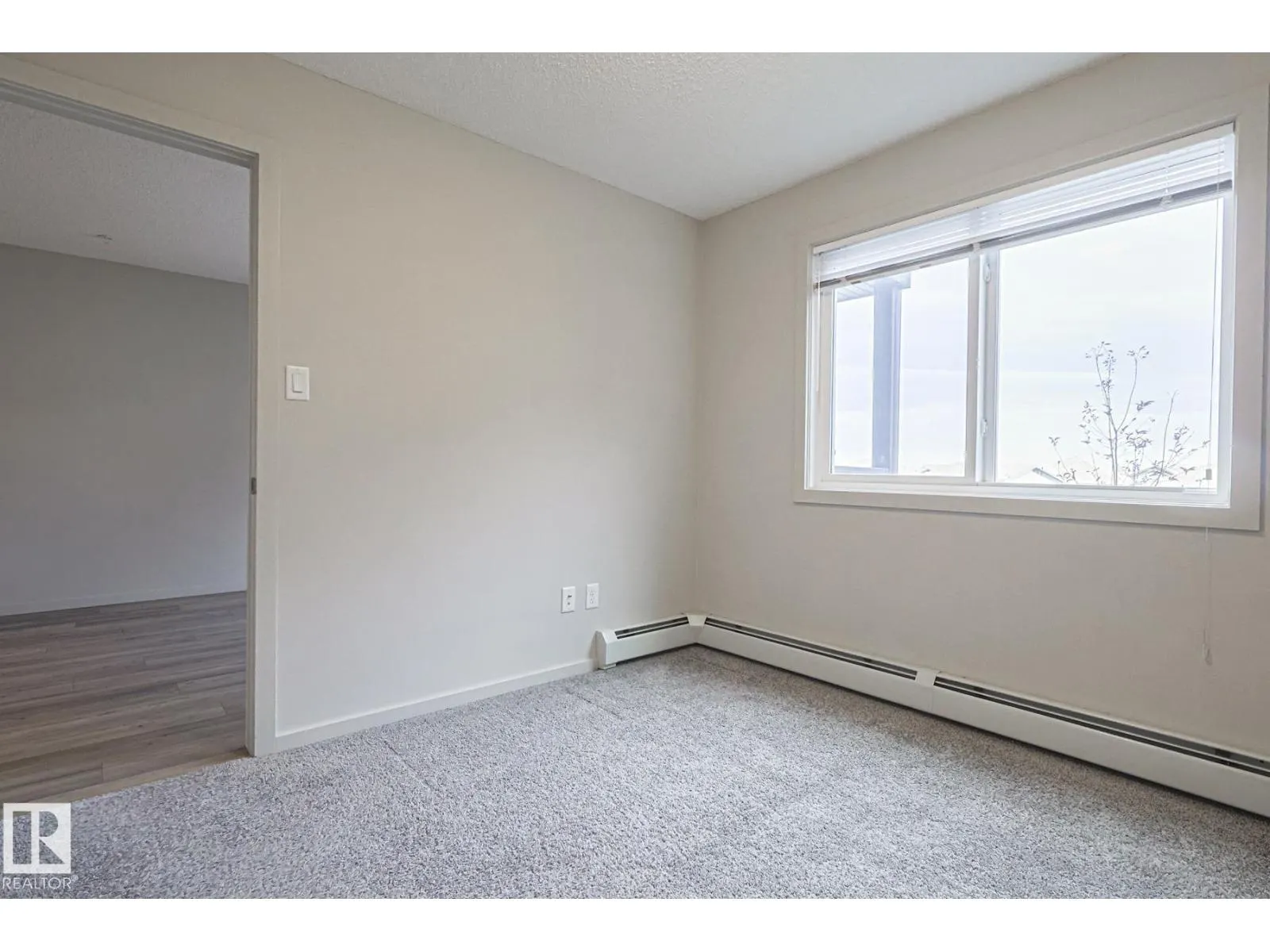 #311 5404 7 AV SW SW