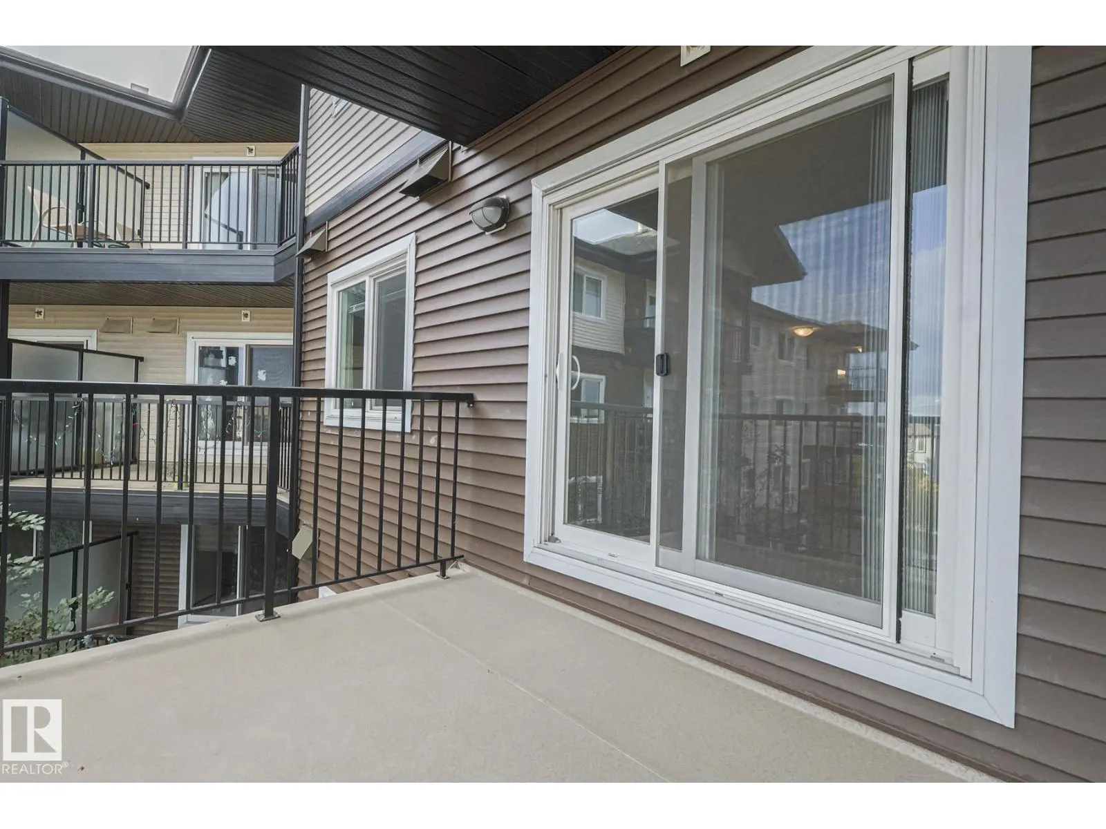 #311 5404 7 AV SW SW