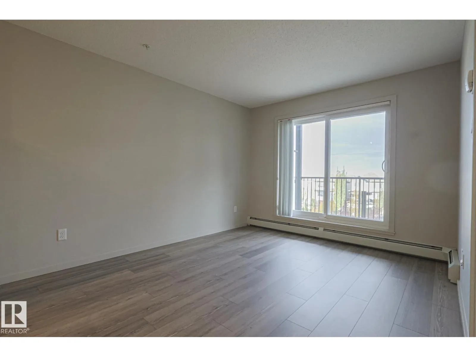 #311 5404 7 AV SW SW