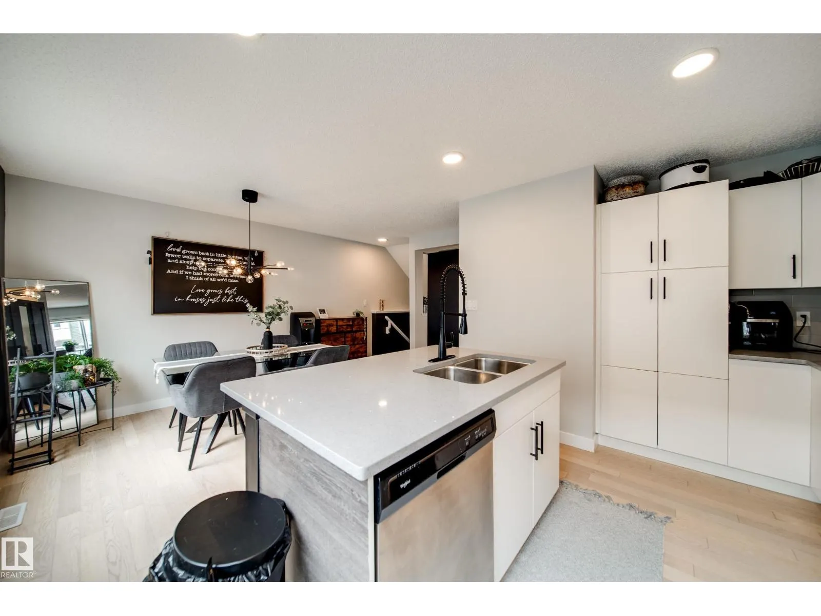 #42 2922 MAPLE WY NW
