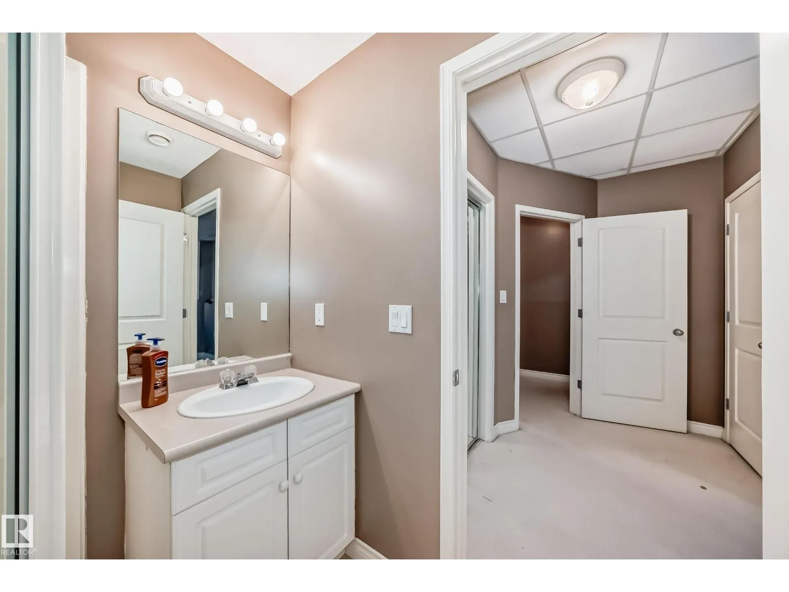 #29 101 Jim Common DR