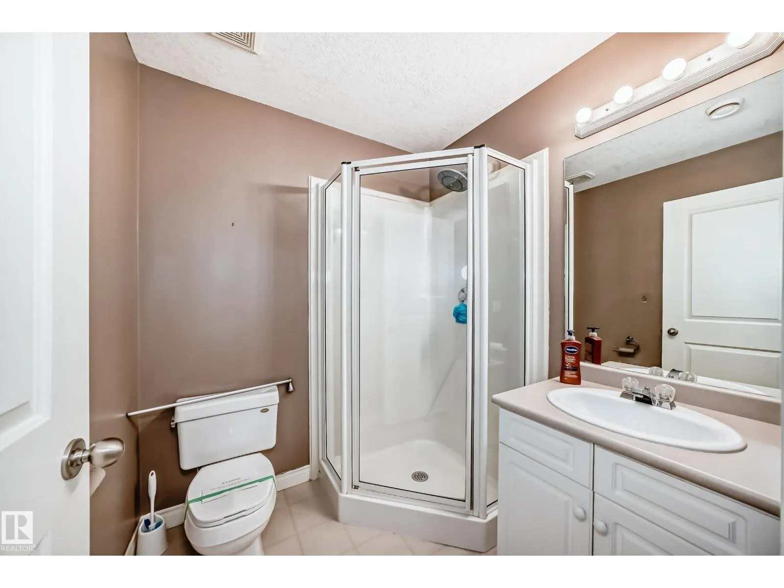 #29 101 Jim Common DR