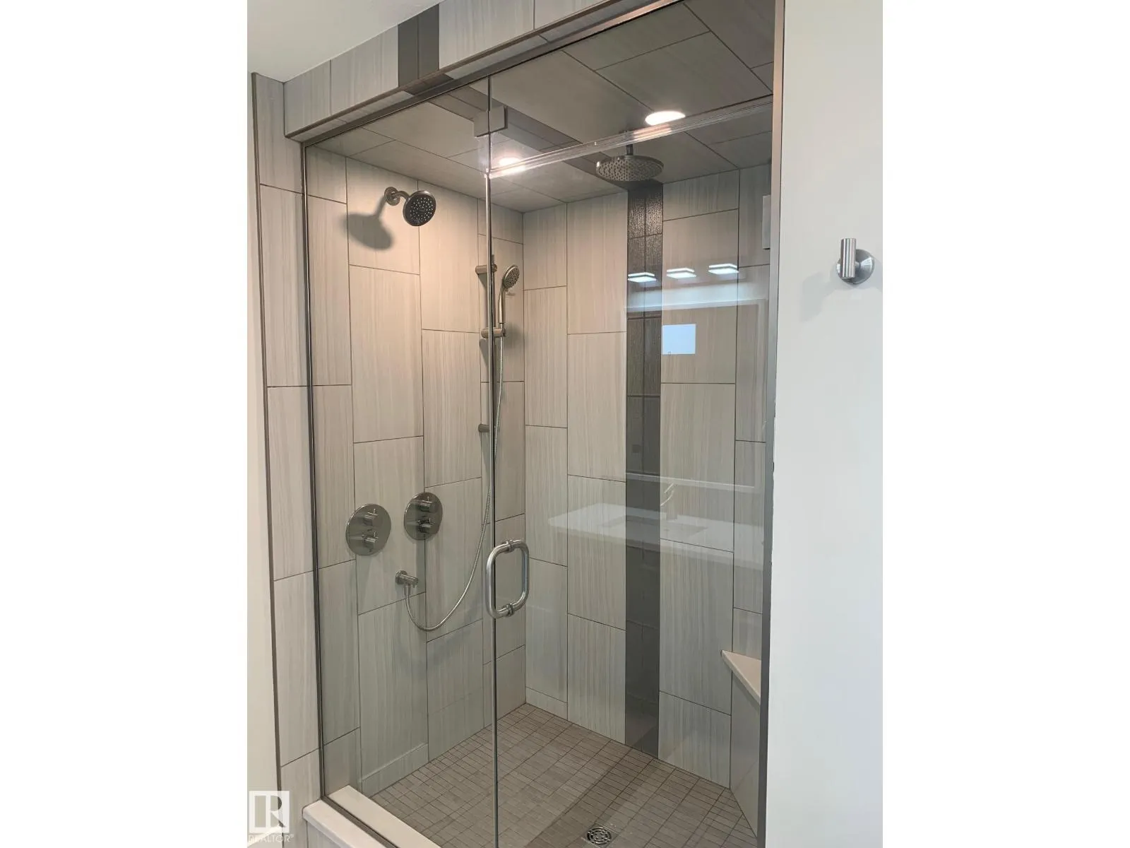 5512 ETOILE CO