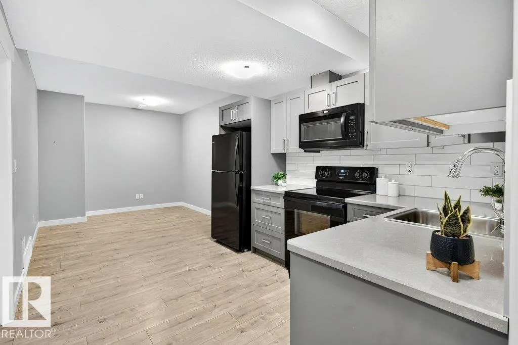 22540 82 AV NW