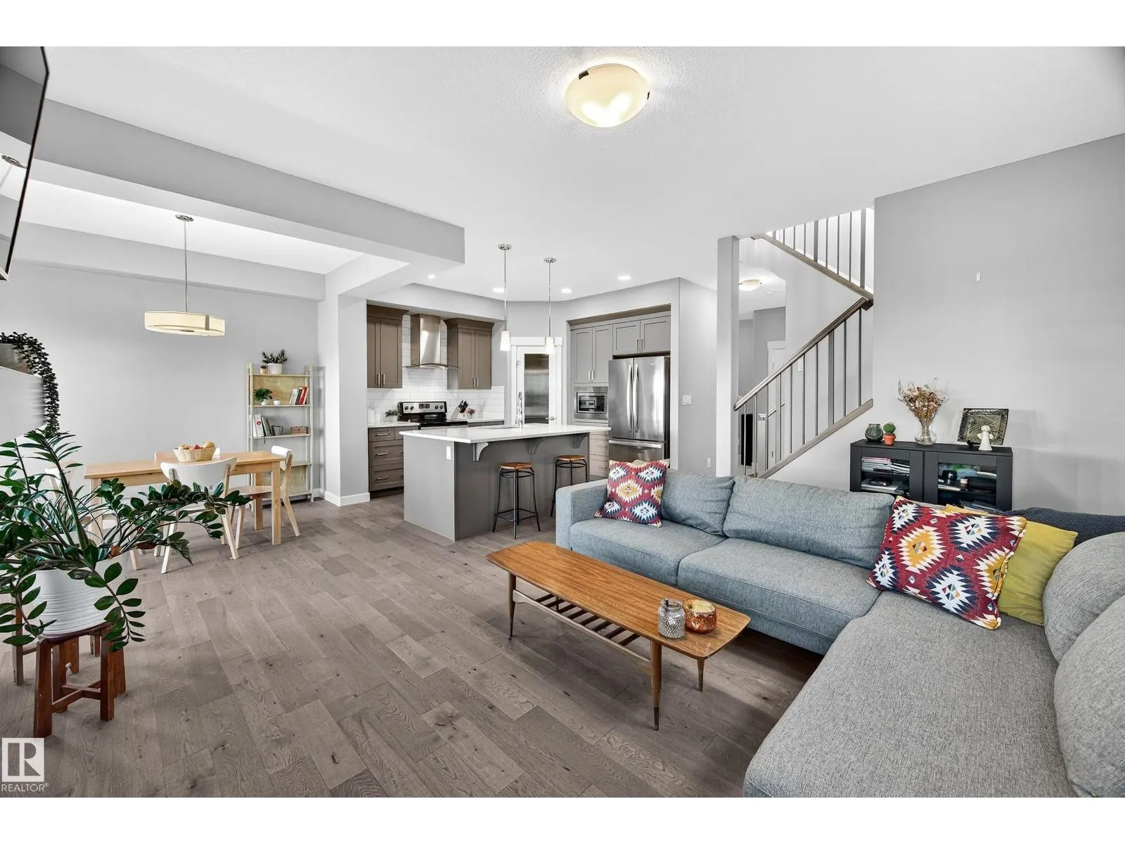 22540 82 AV NW
