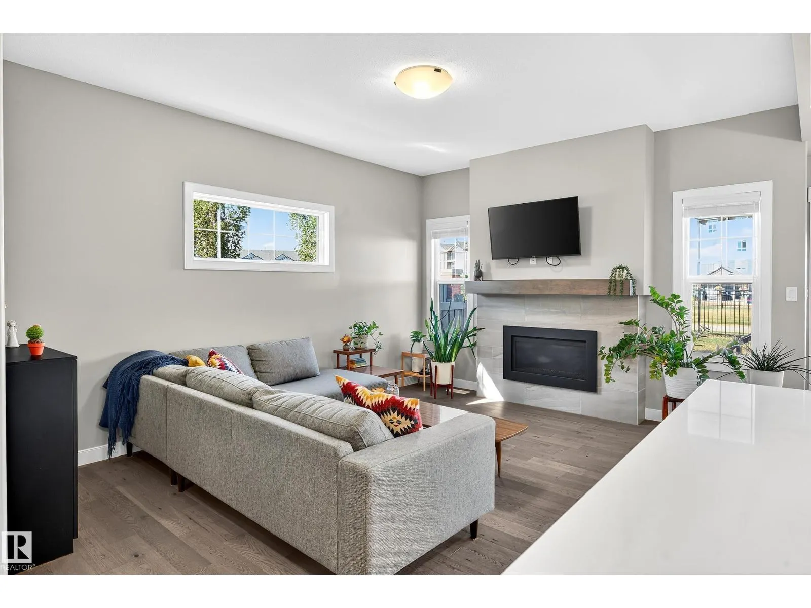 22540 82 AV NW