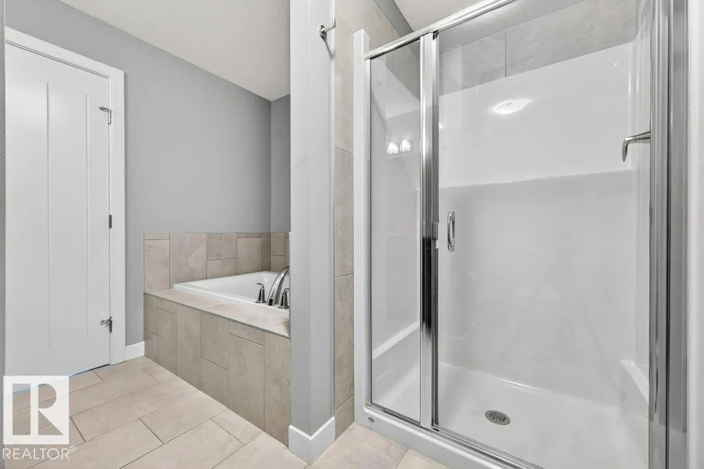 22540 82 AV NW