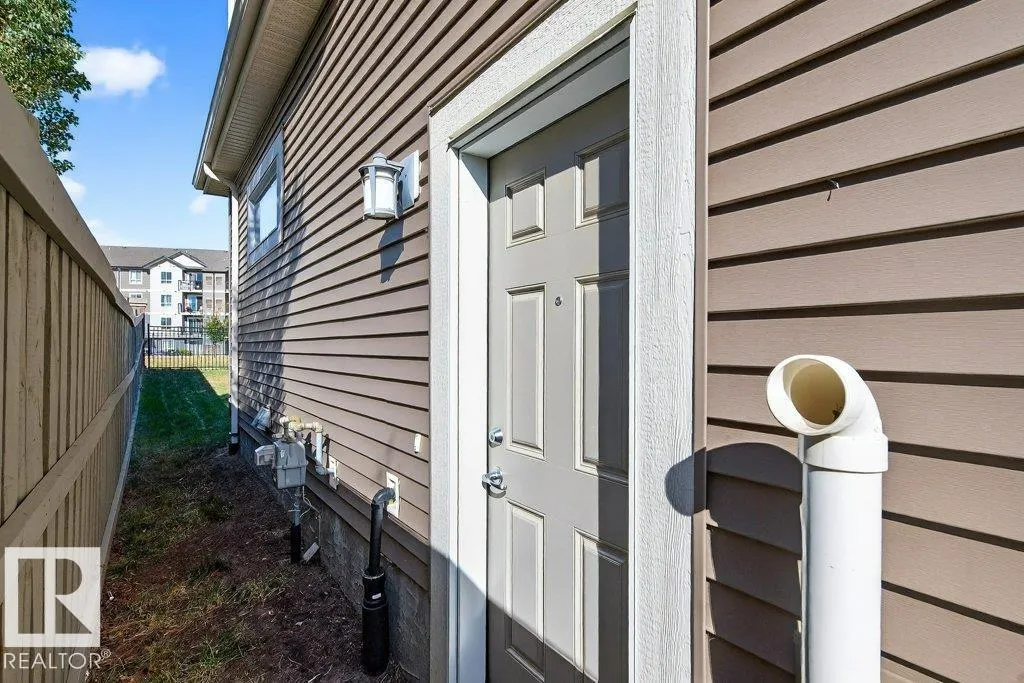 22540 82 AV NW