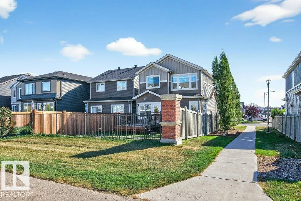 22540 82 AV NW