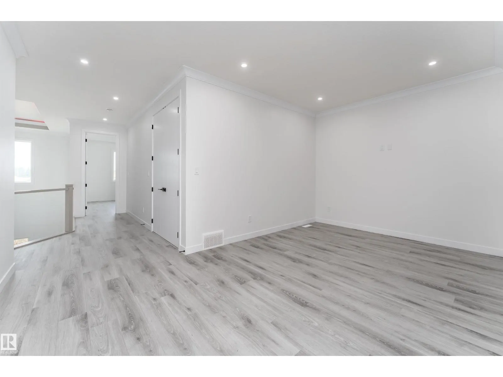 145 Graybriar DR