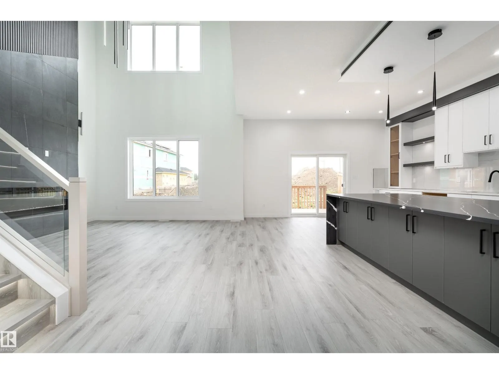 145 Graybriar DR