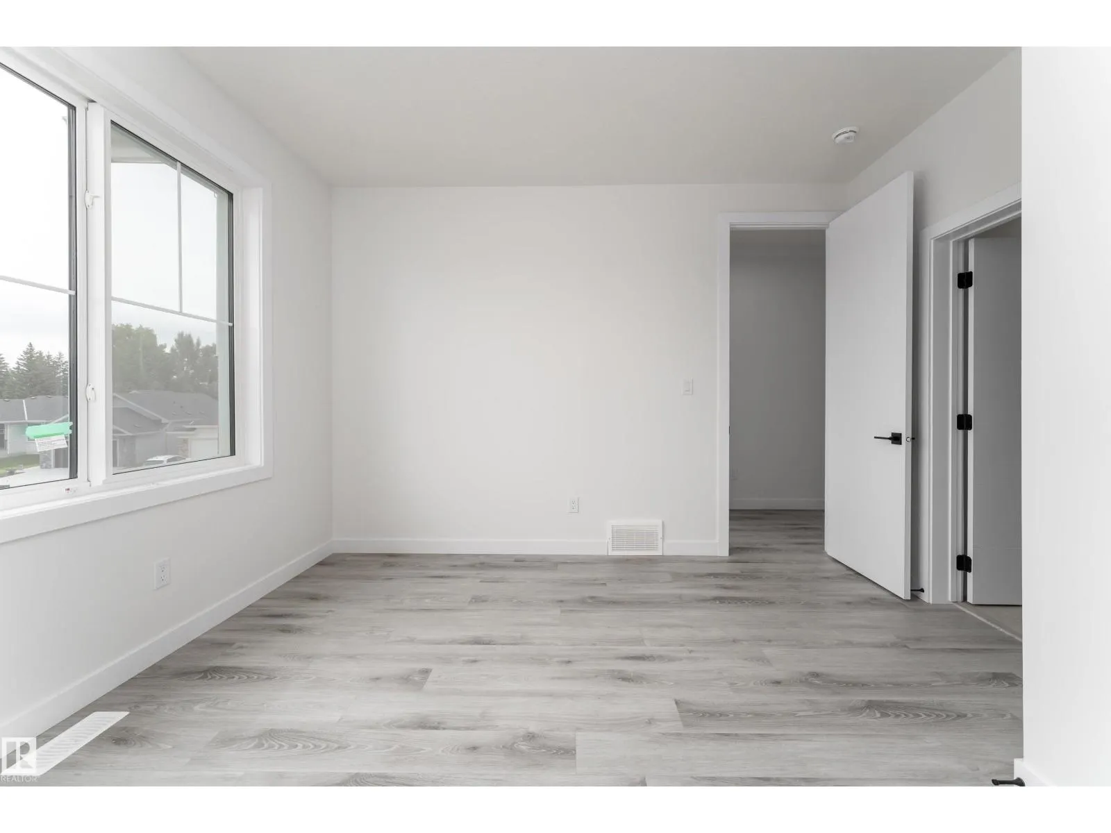 145 Graybriar DR