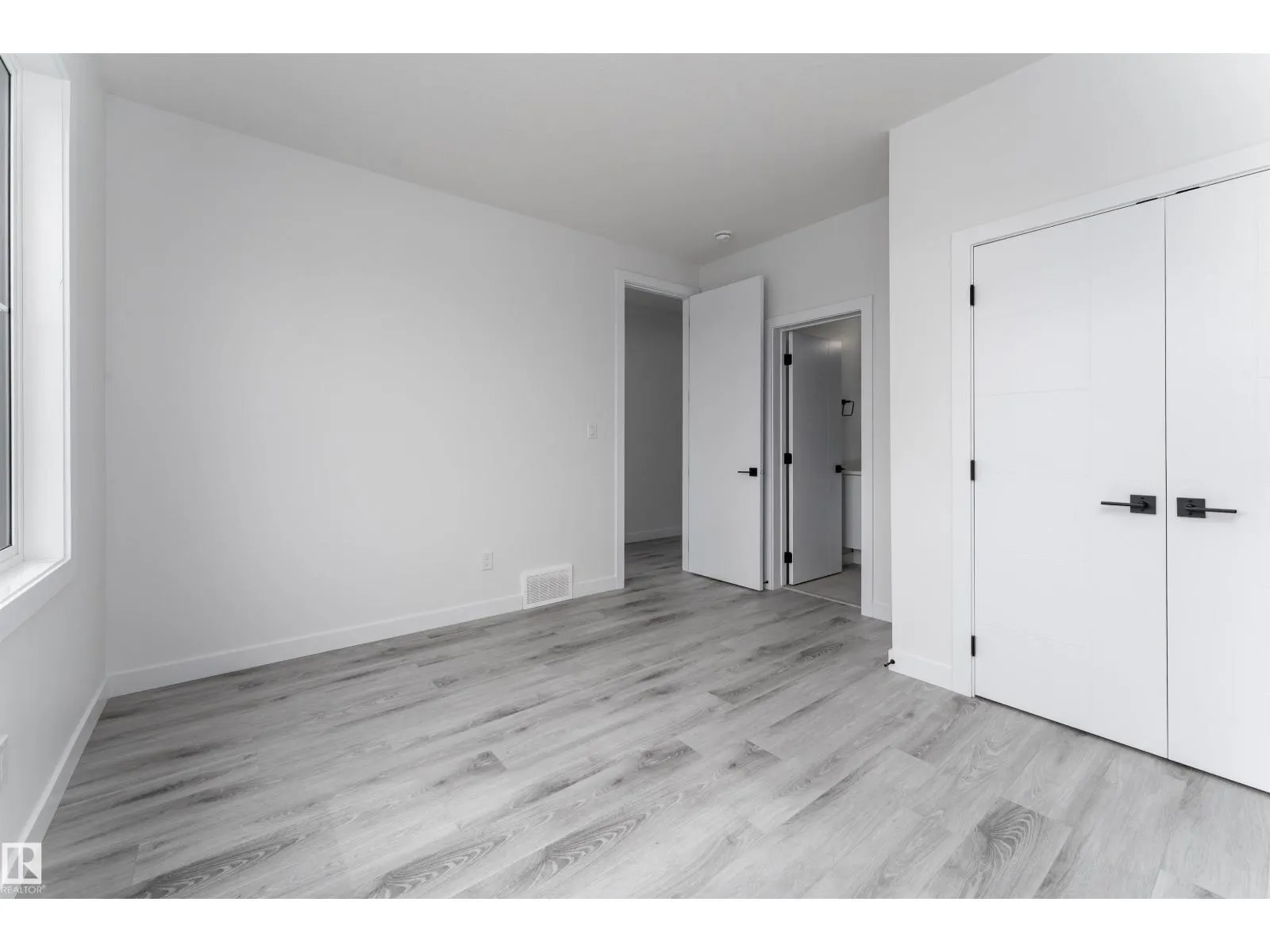 145 Graybriar DR