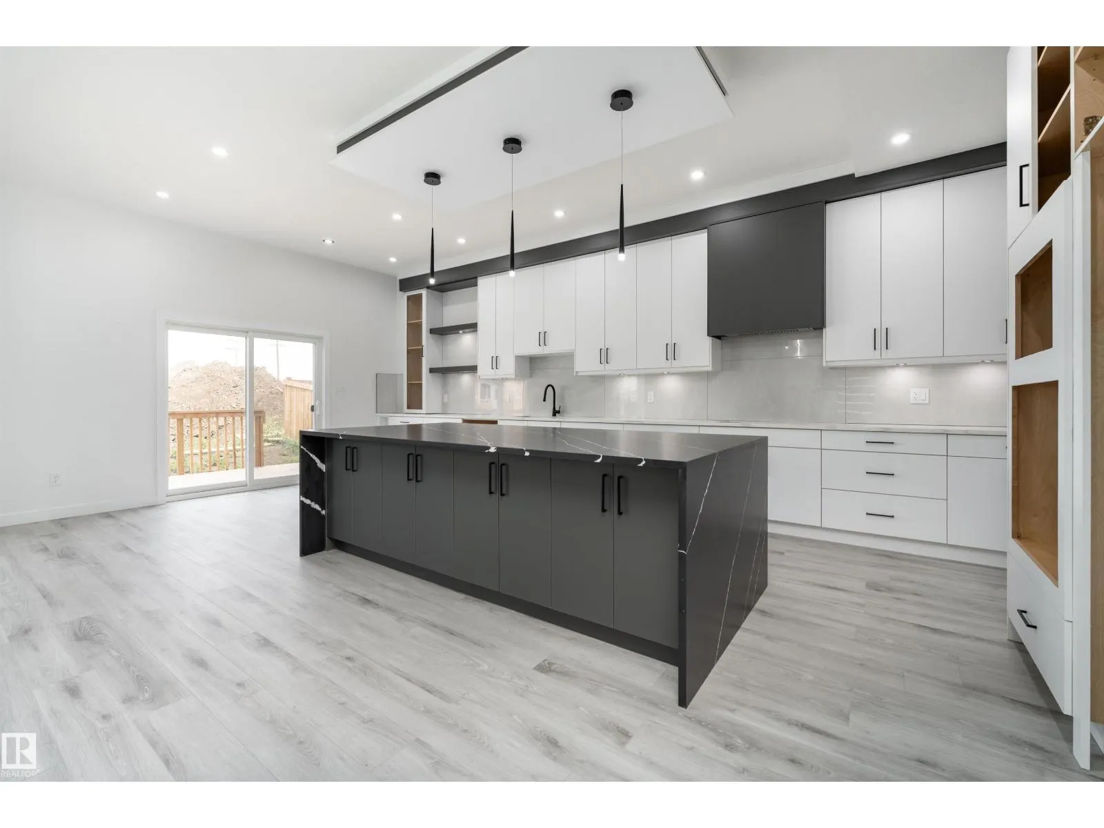 145 Graybriar DR