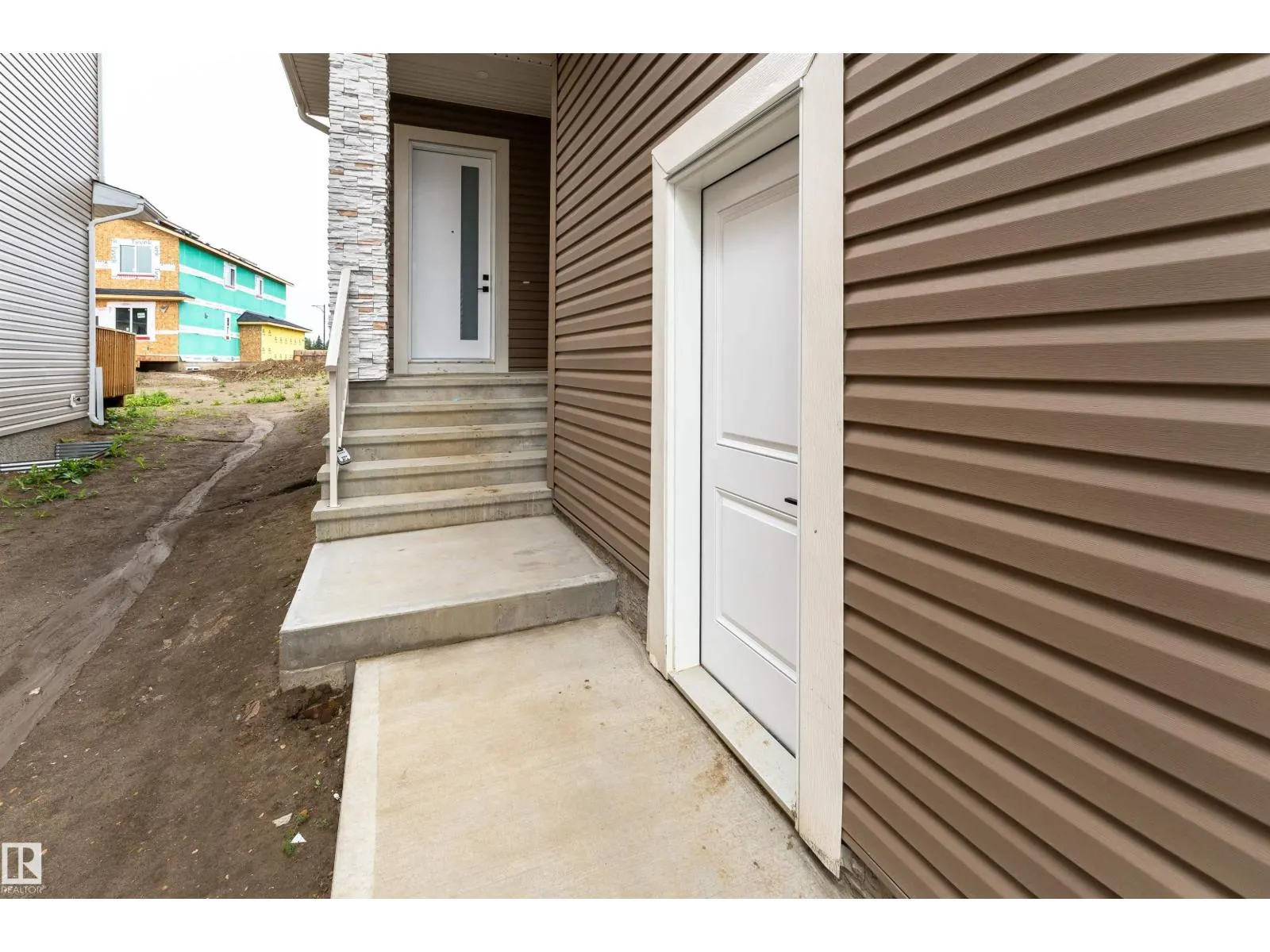 145 Graybriar DR