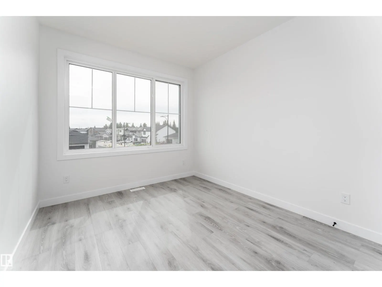 145 Graybriar DR