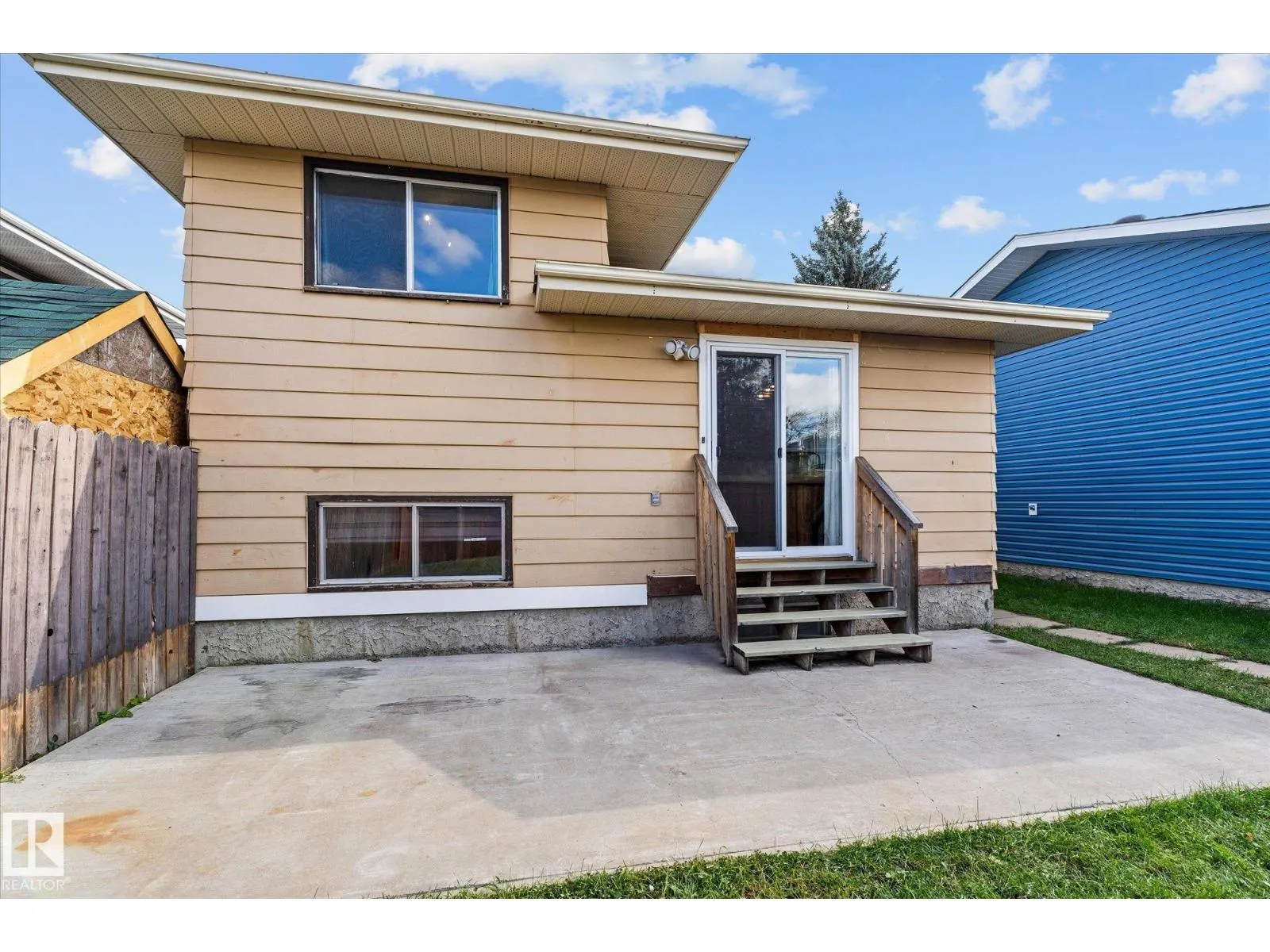 33 WESTGLEN CR