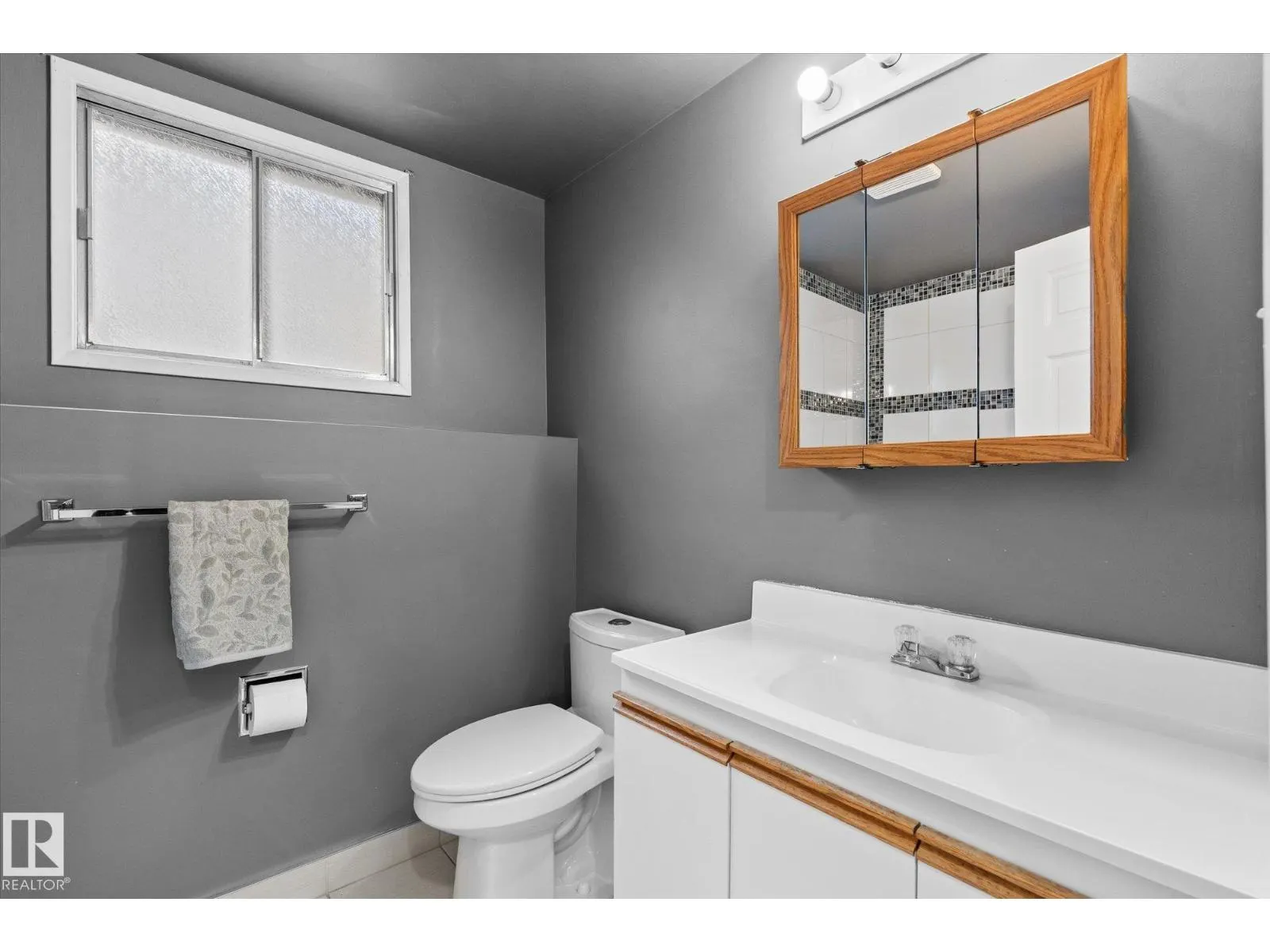 33 WESTGLEN CR
