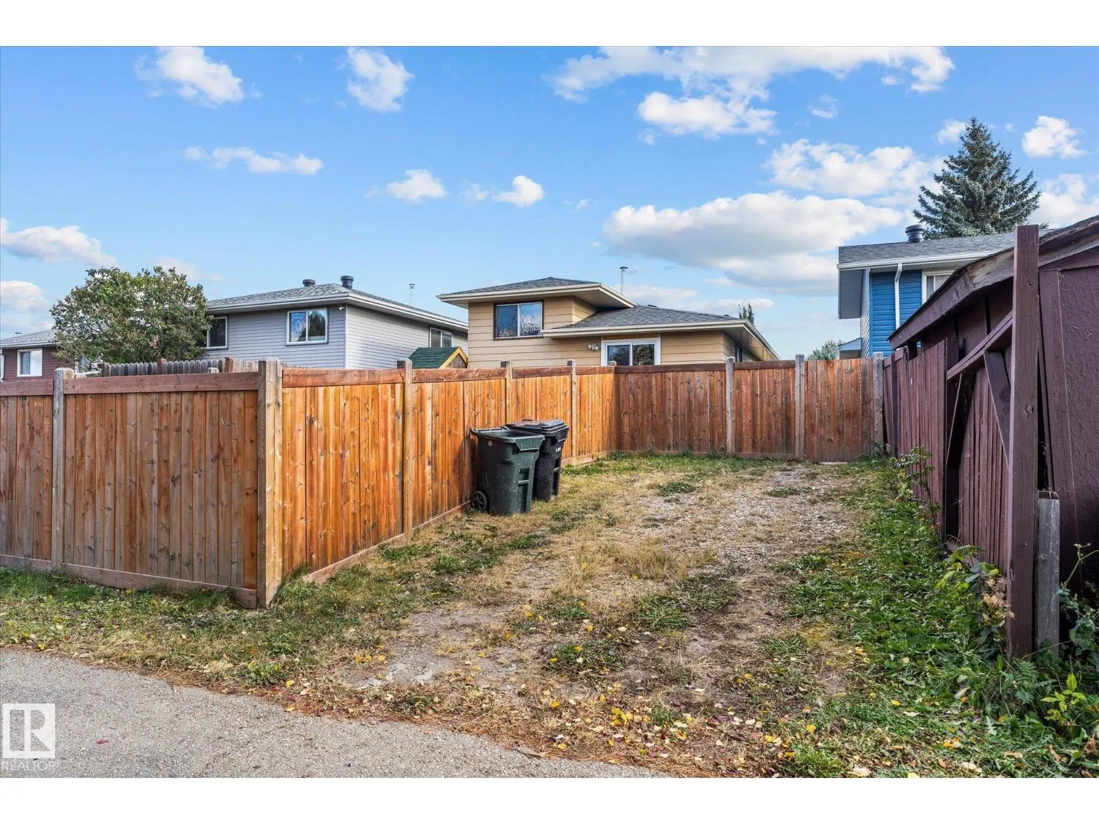 33 WESTGLEN CR