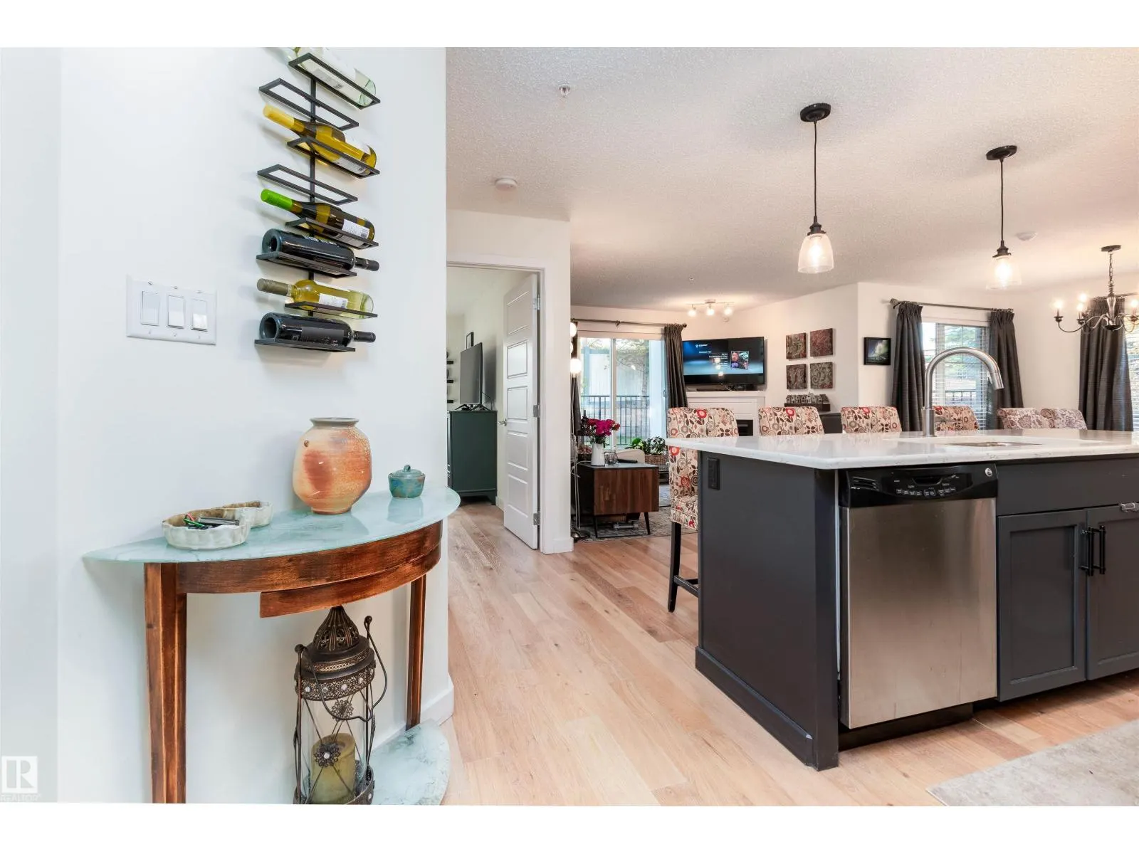 #101 6084 STANTON DR SW