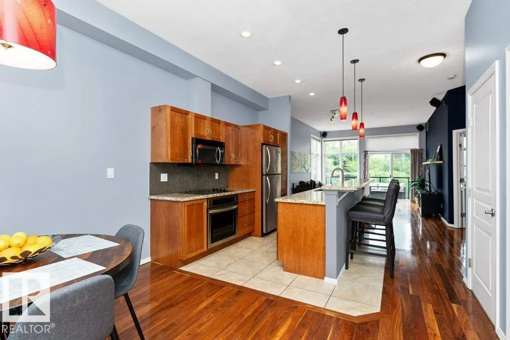 #418 9804 101 ST NW