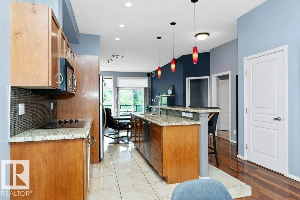 #418 9804 101 ST NW