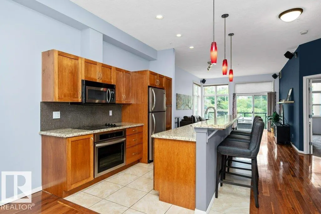 #418 9804 101 ST NW