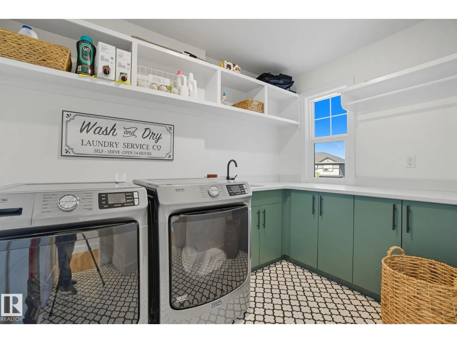 141 Dansereau WY