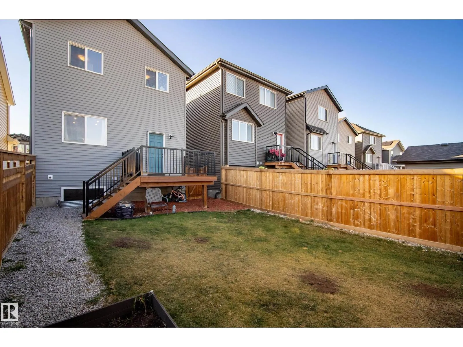 1011 DANIELS LO SW