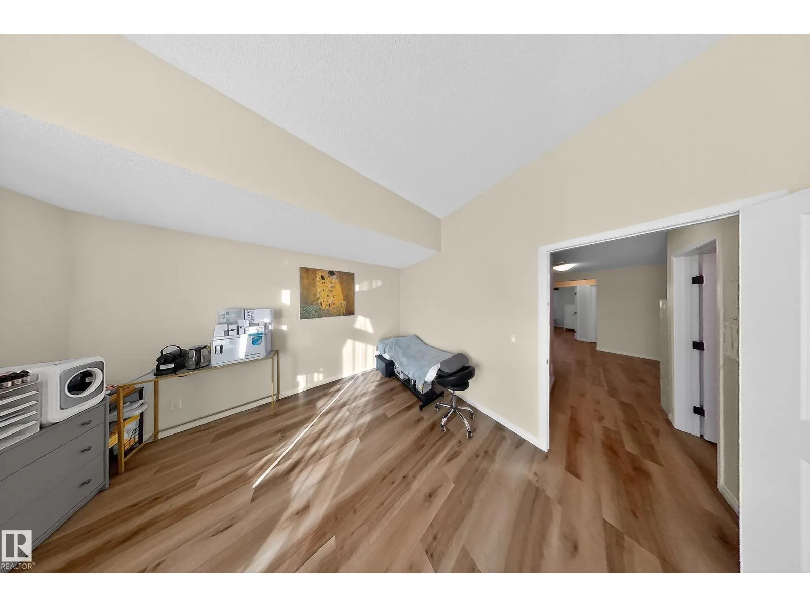 1011 DANIELS LO SW