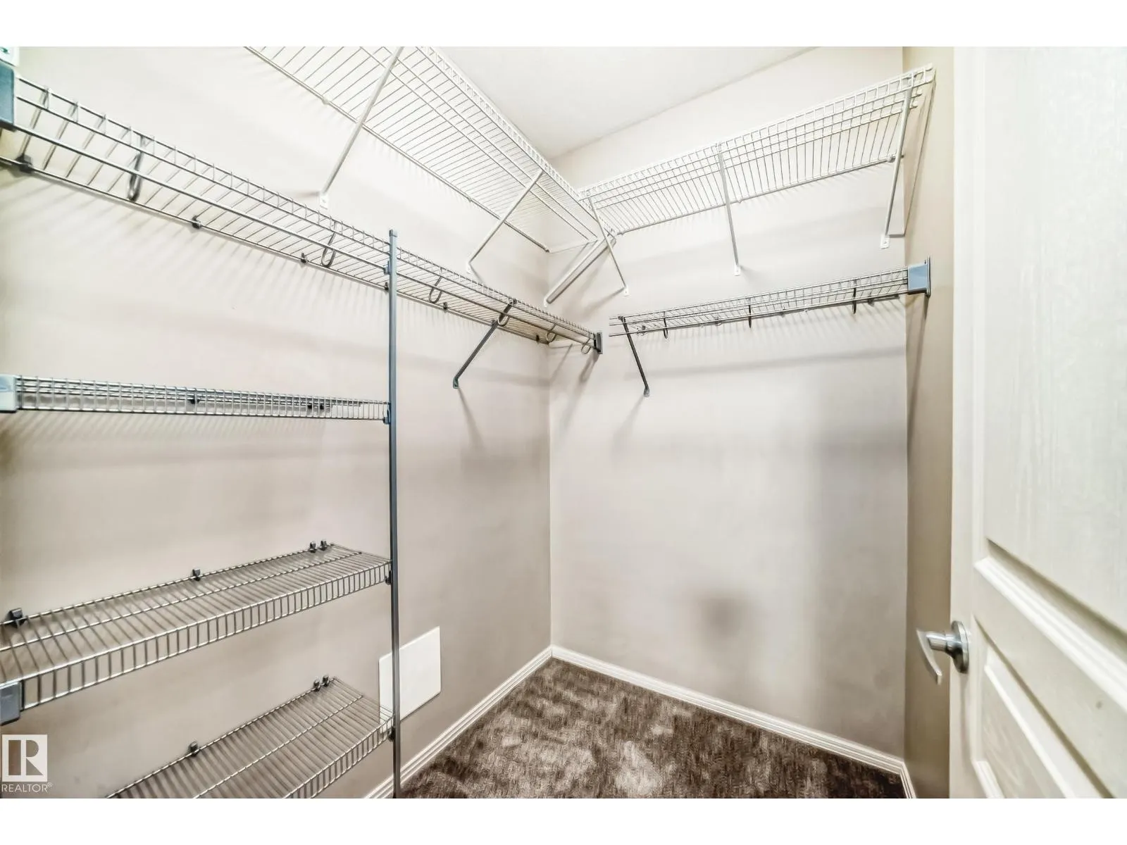 #152 4827 104A ST NW