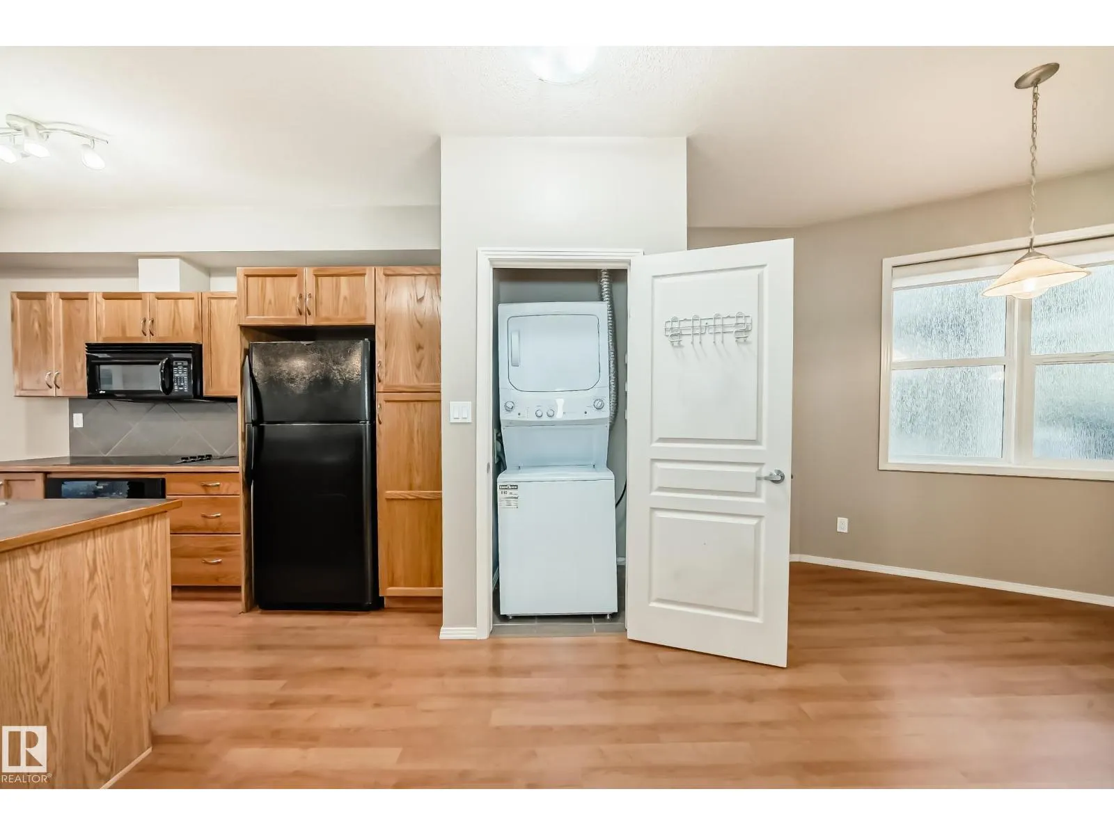 #152 4827 104A ST NW