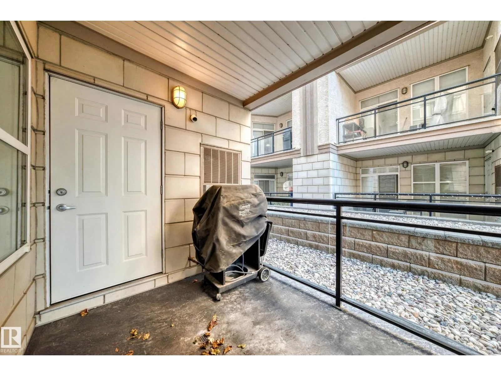 #152 4827 104A ST NW