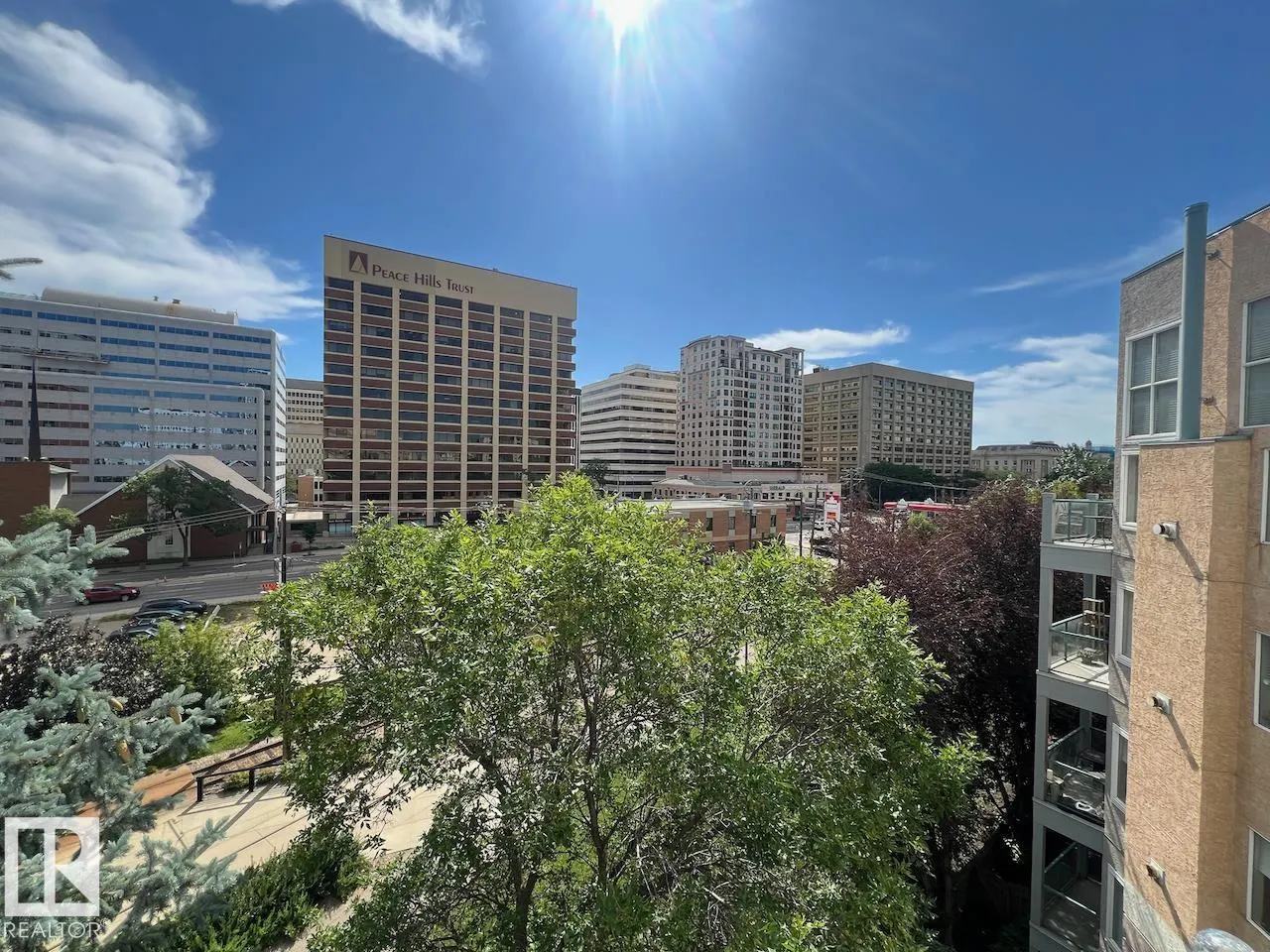 #532 10023 110 ST NW