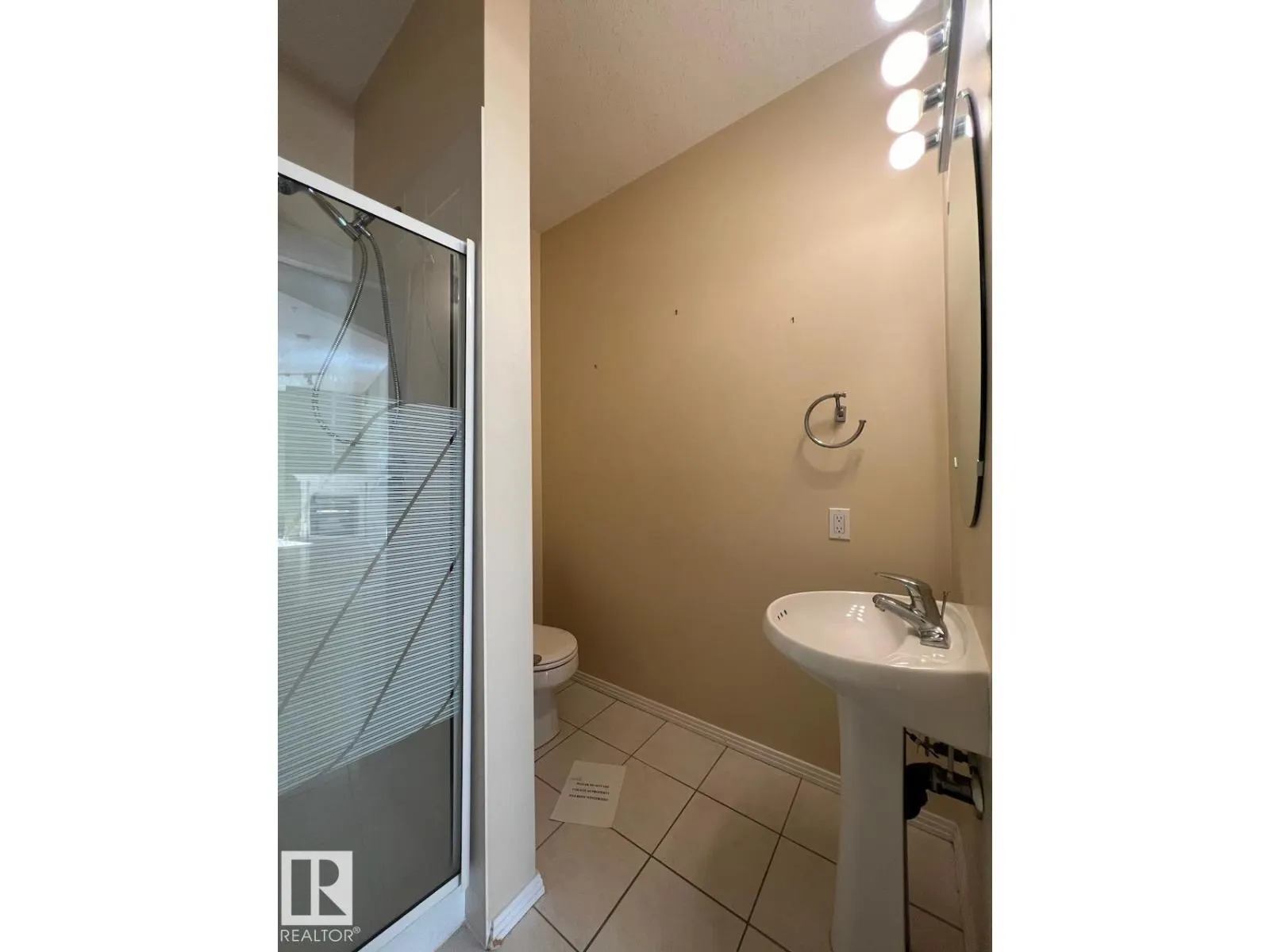#532 10023 110 ST NW