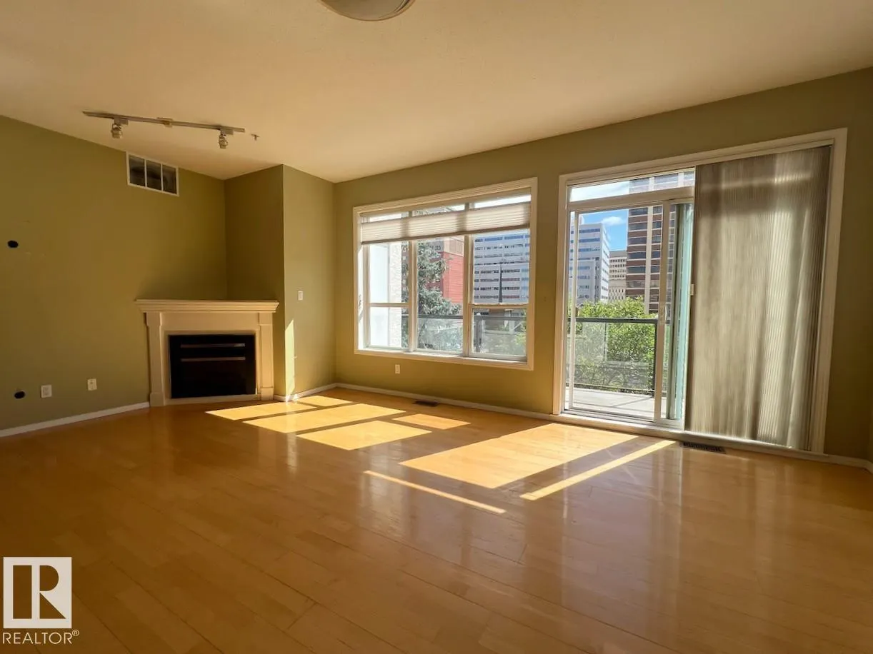 #532 10023 110 ST NW