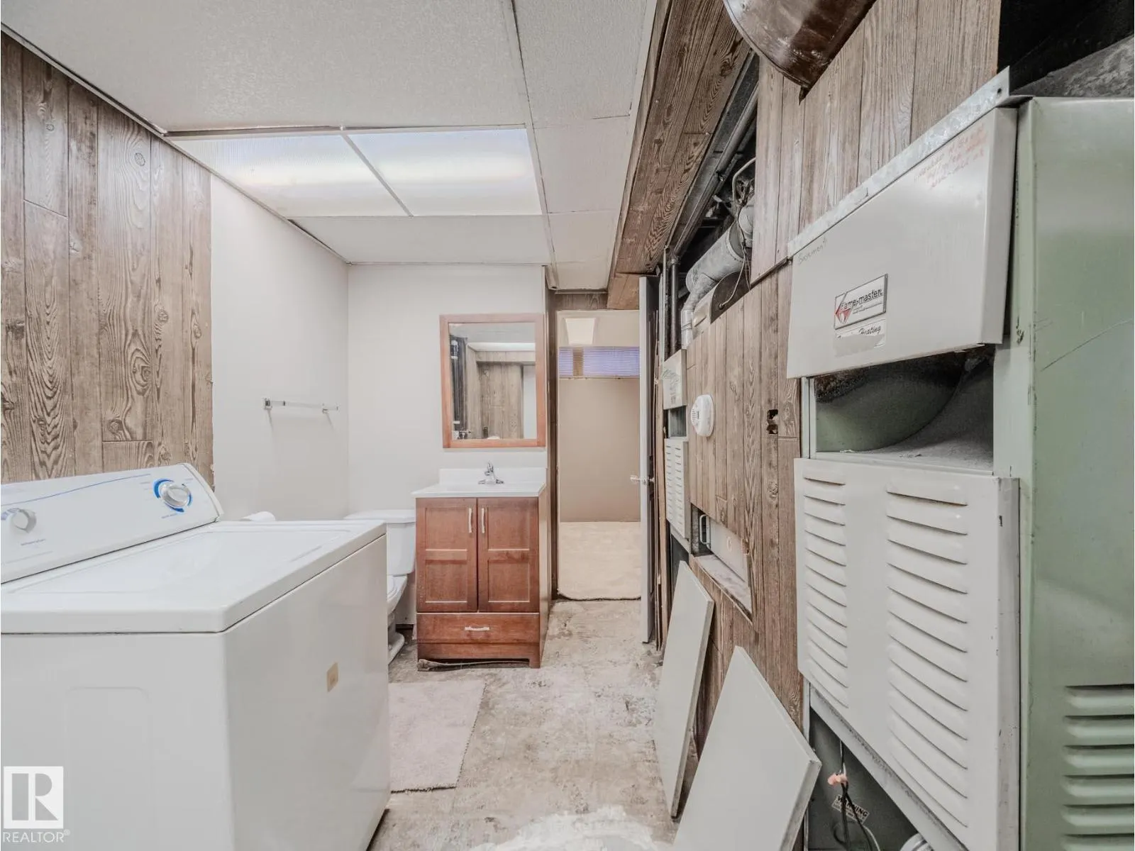 8111 159 ST NW