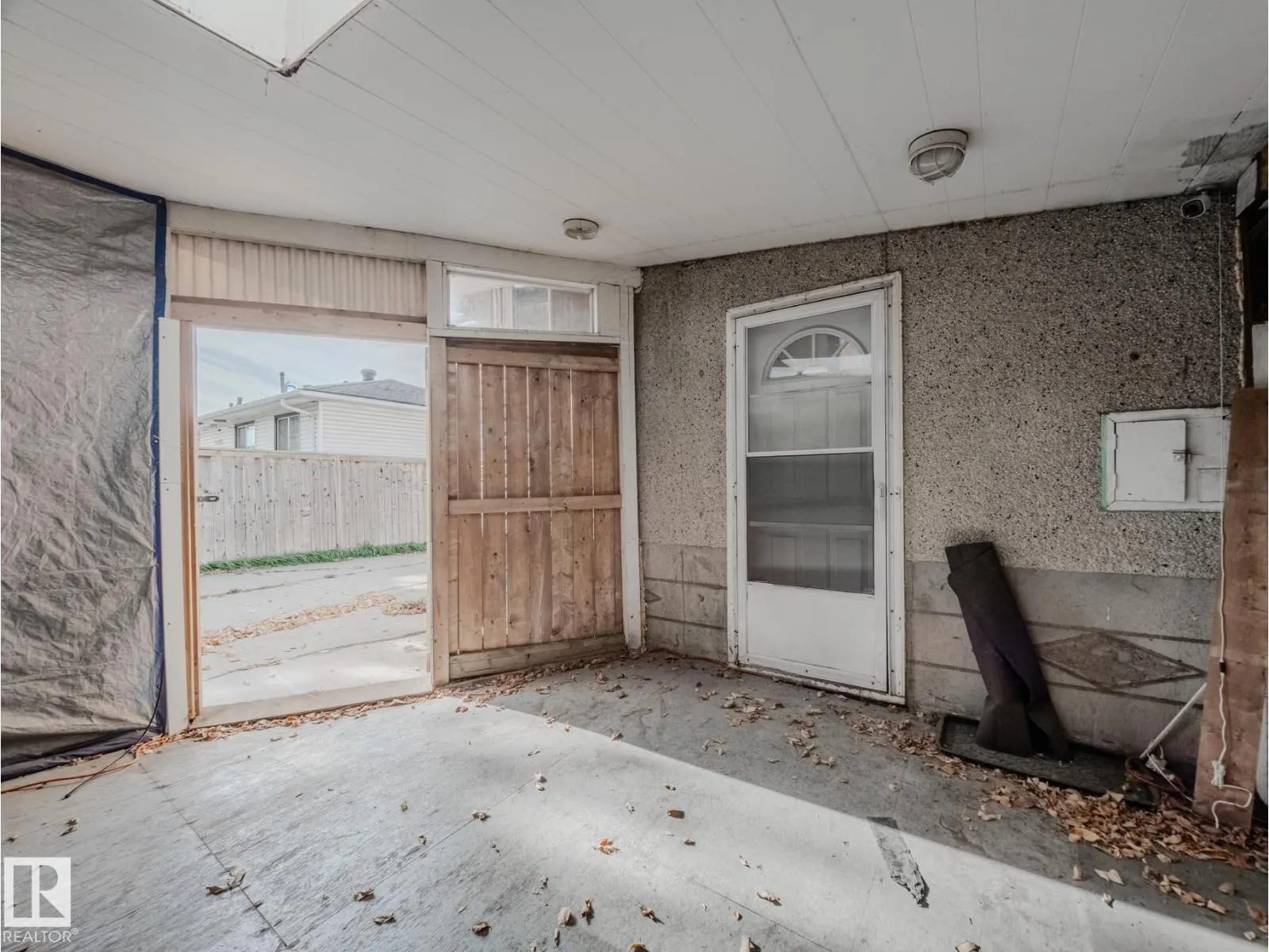 8111 159 ST NW