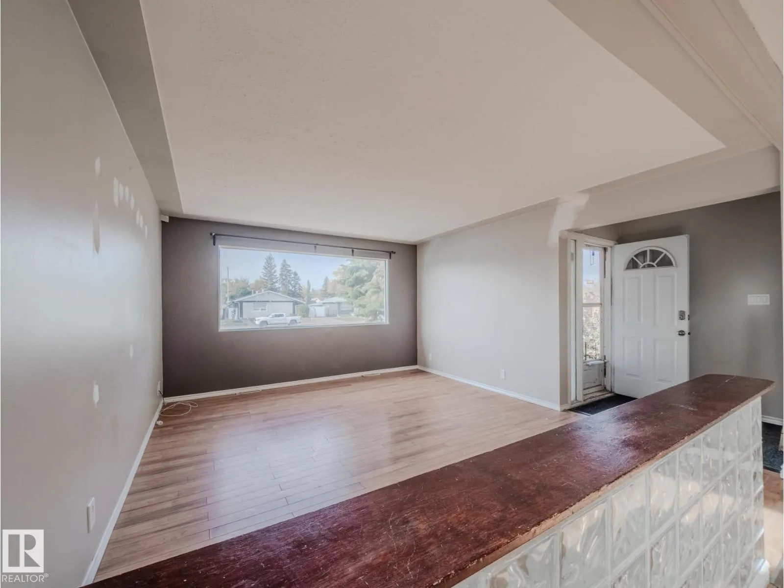 8111 159 ST NW