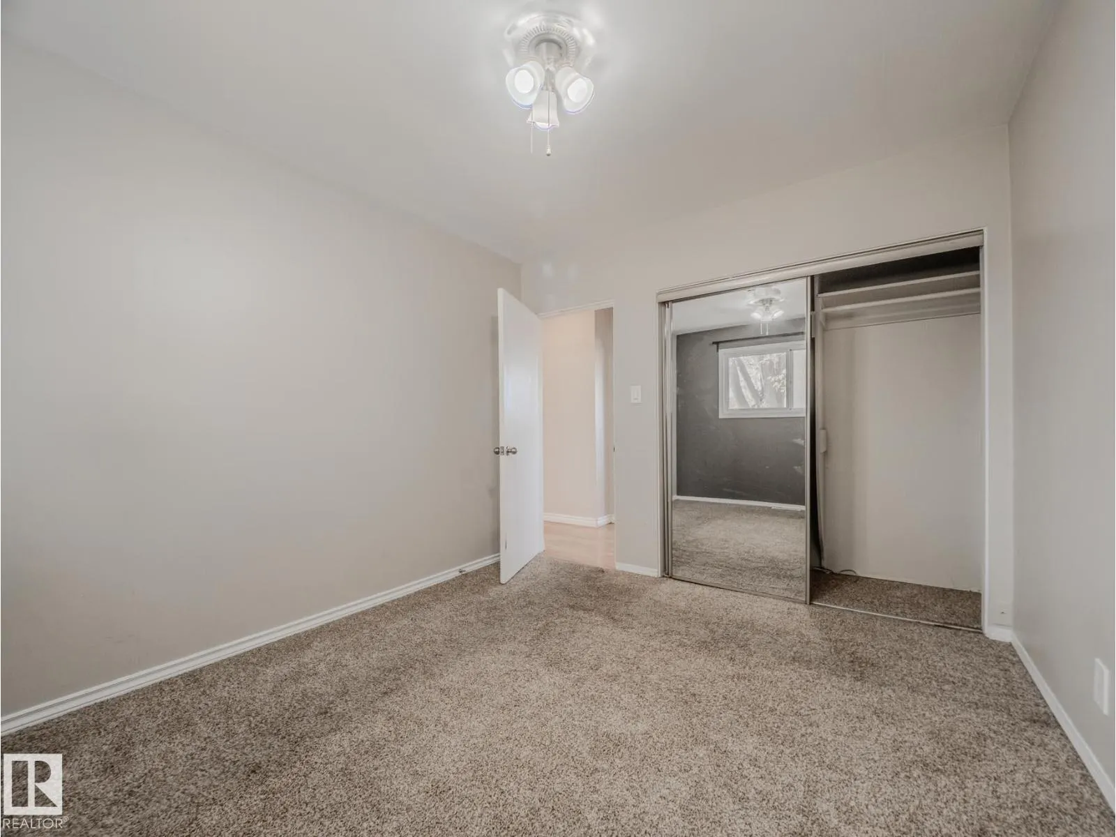 8111 159 ST NW
