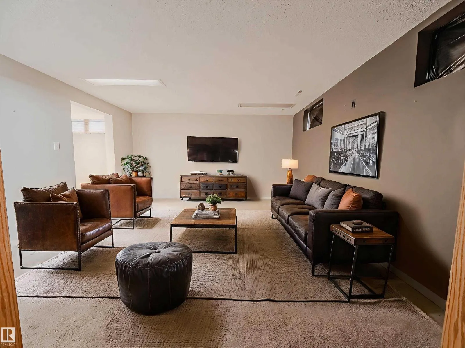 8111 159 ST NW