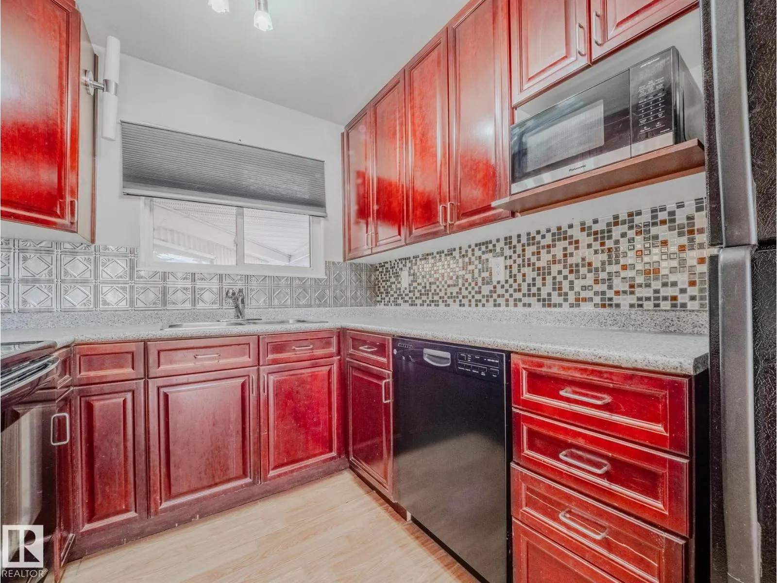 8111 159 ST NW