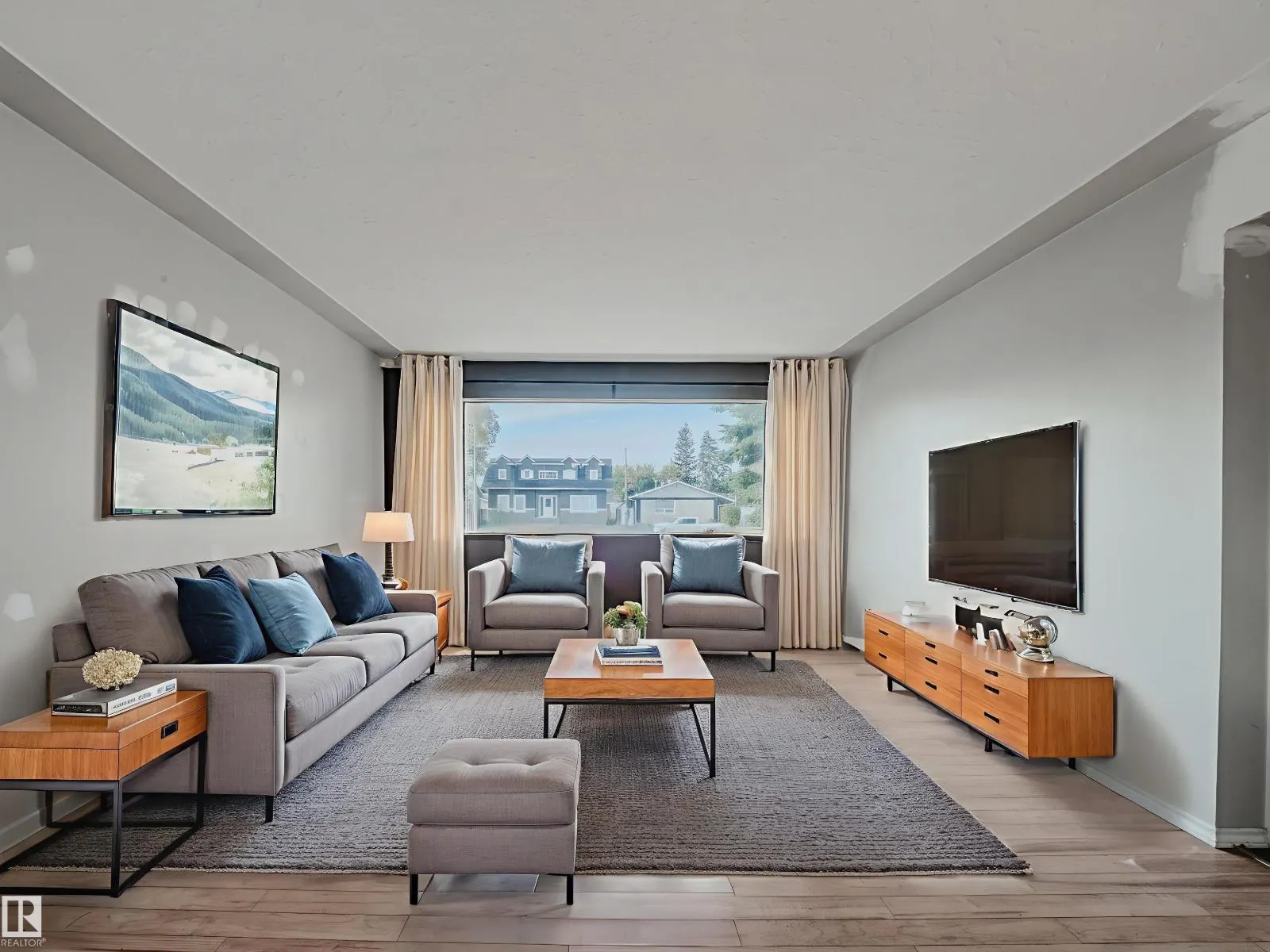 8111 159 ST NW