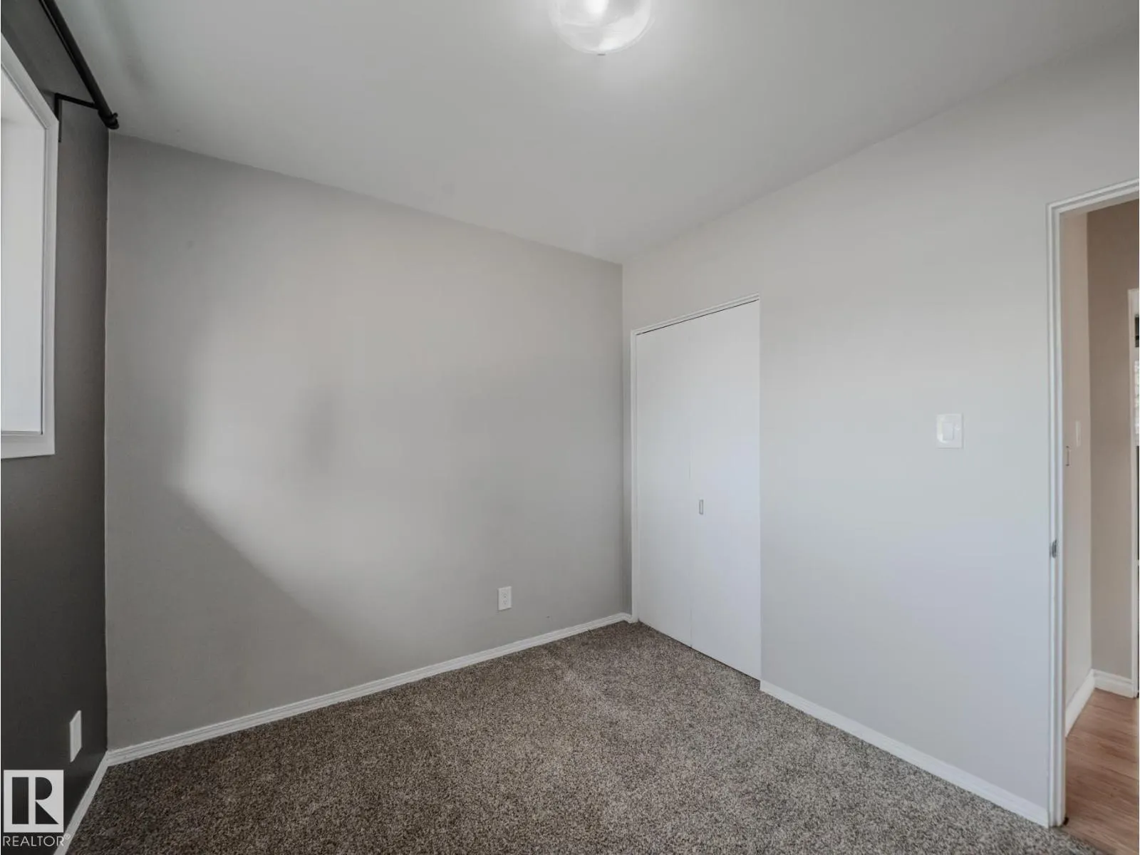 8111 159 ST NW