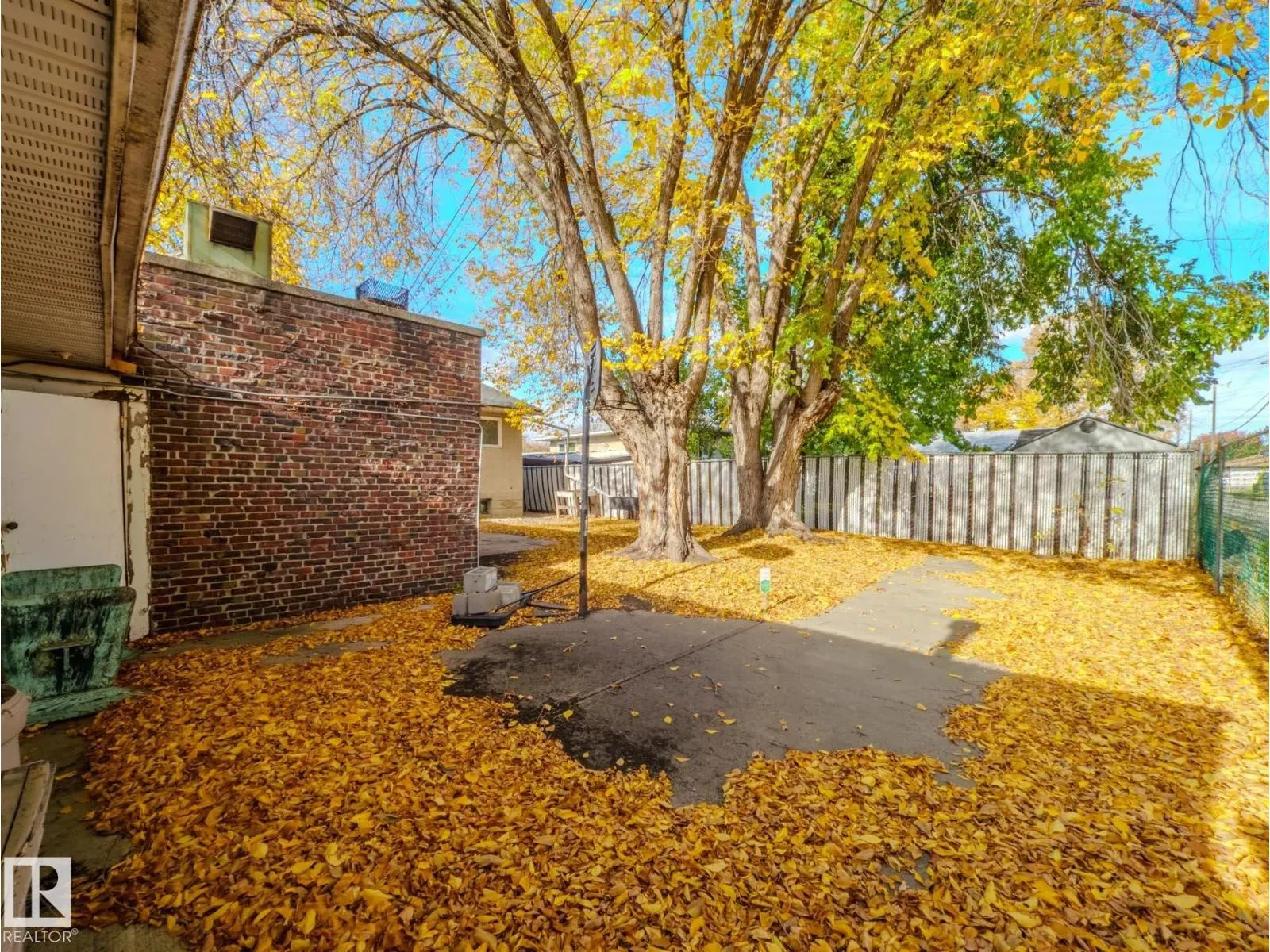 8111 159 ST NW