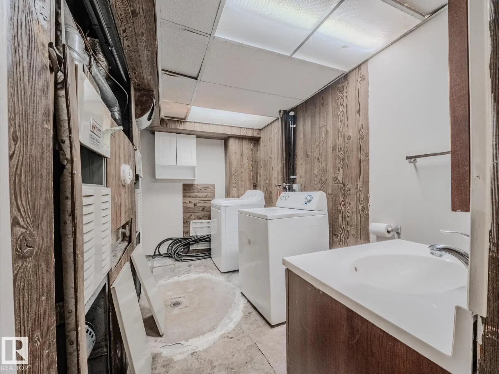 8111 159 ST NW