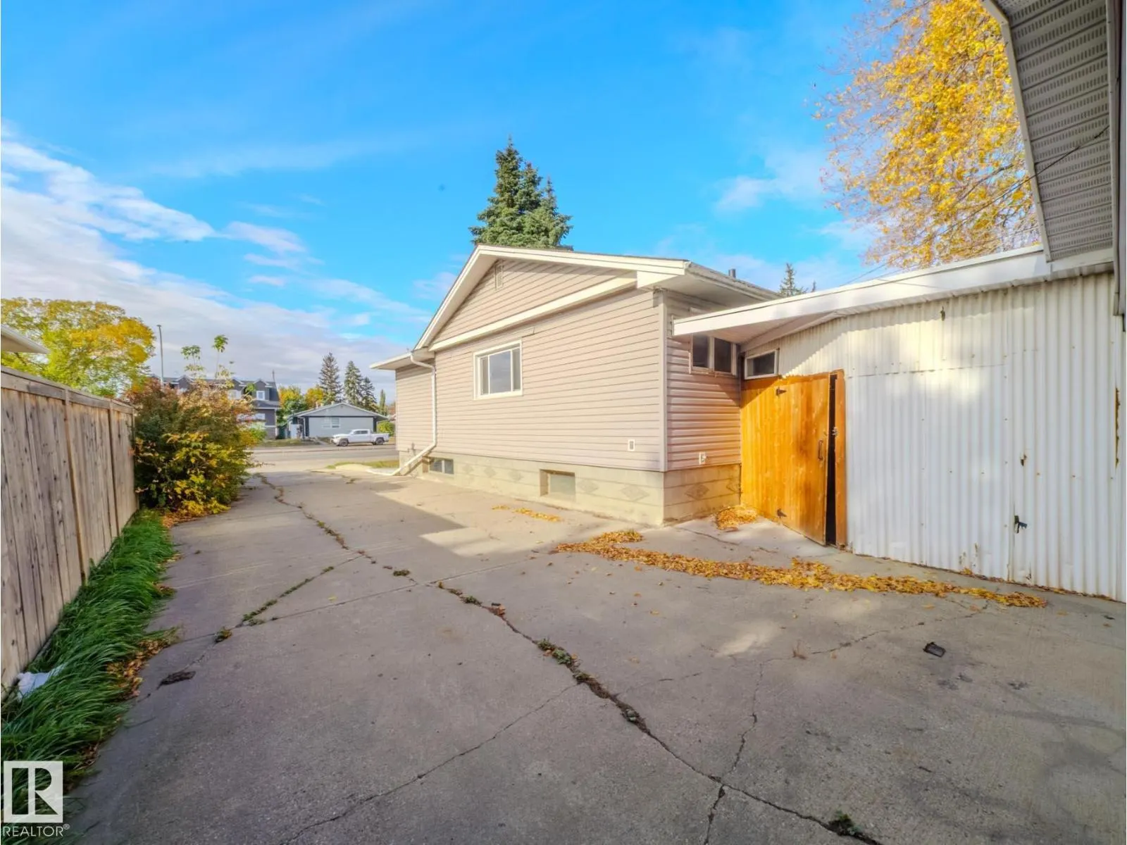 8111 159 ST NW