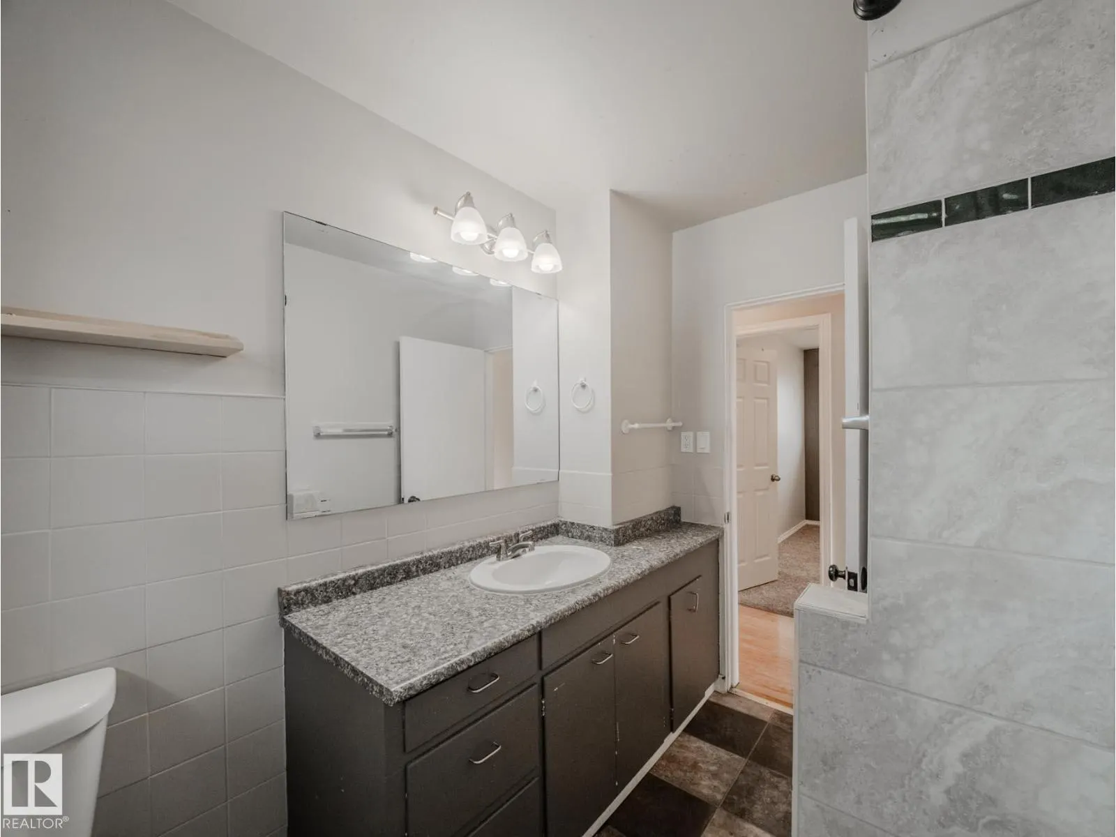 8111 159 ST NW