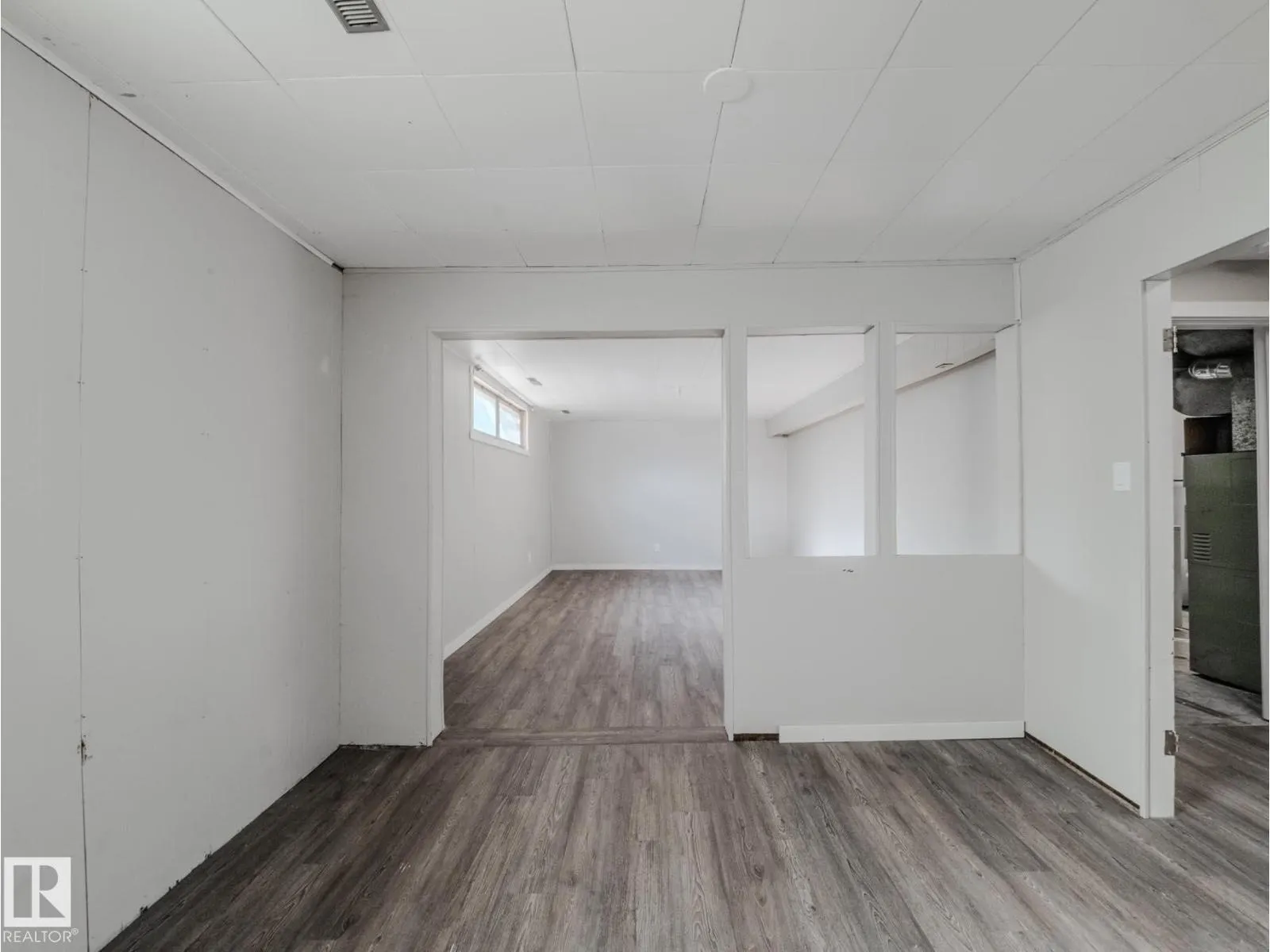 8111 159 ST NW